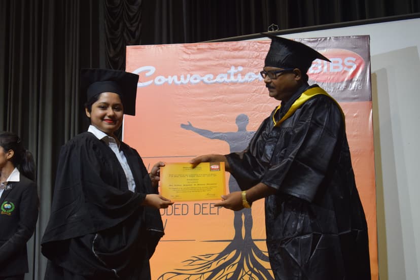 convocation 2017-19 image 2